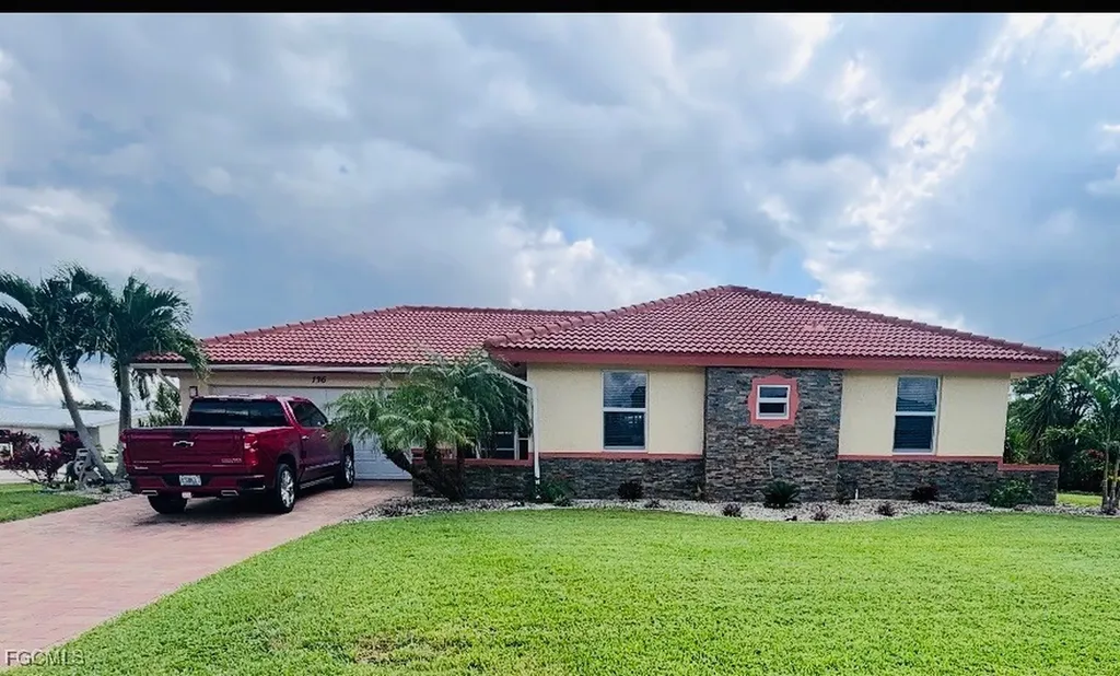 136 SE 45th Terrace Cape Coral FL 33904