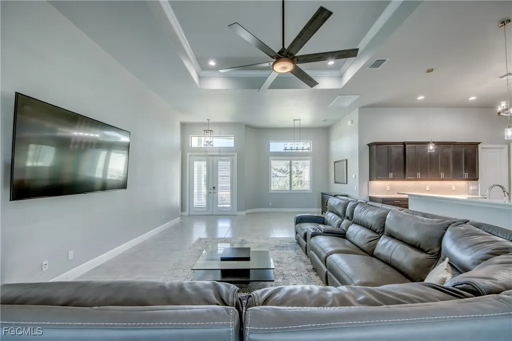 2915 SW 38th Terrace Cape Coral FL 33914