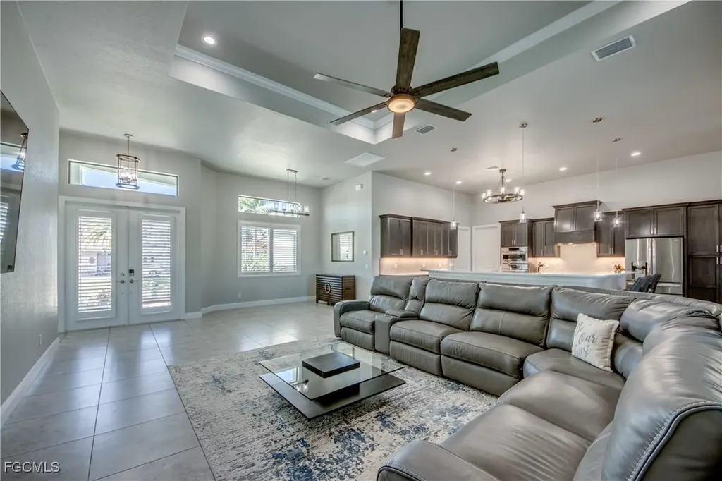 2915 SW 38th Terrace Cape Coral FL 33914