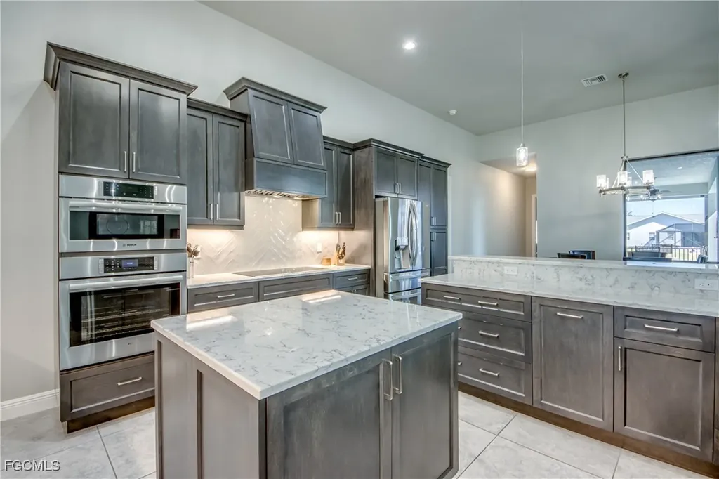 2915 SW 38th Terrace Cape Coral FL 33914