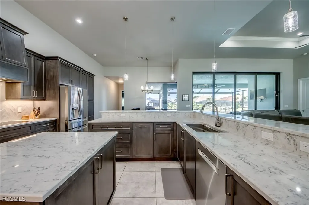 2915 SW 38th Terrace Cape Coral FL 33914