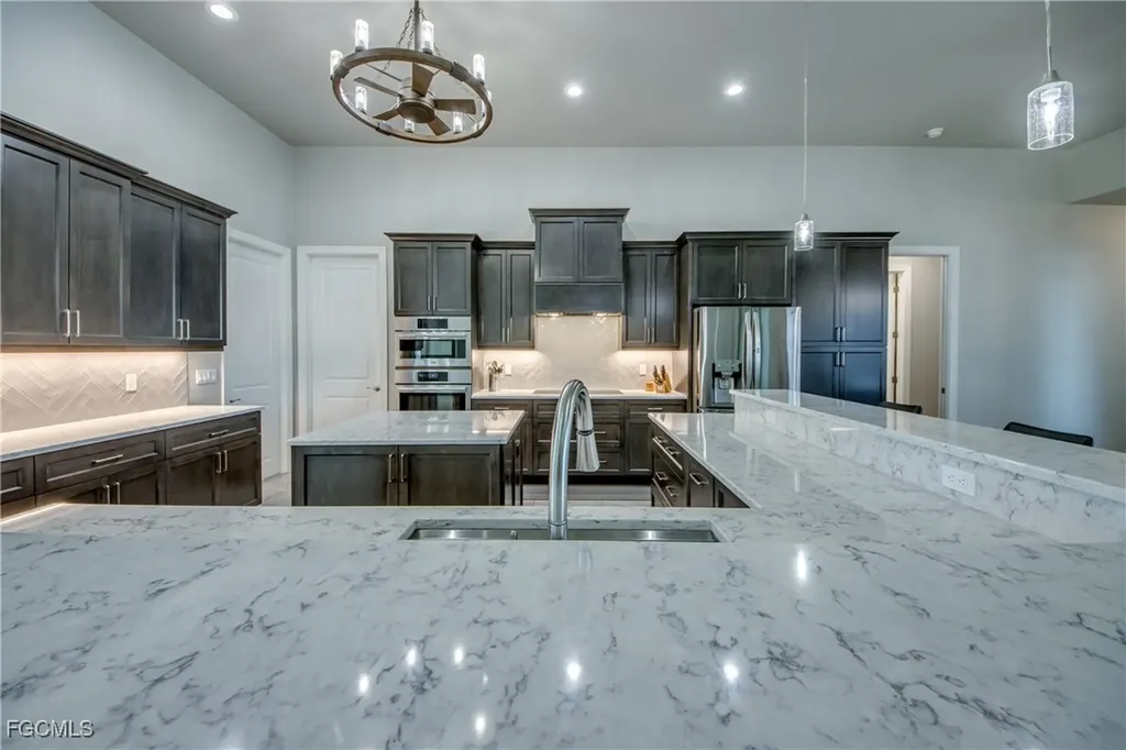 2915 SW 38th Terrace Cape Coral FL 33914