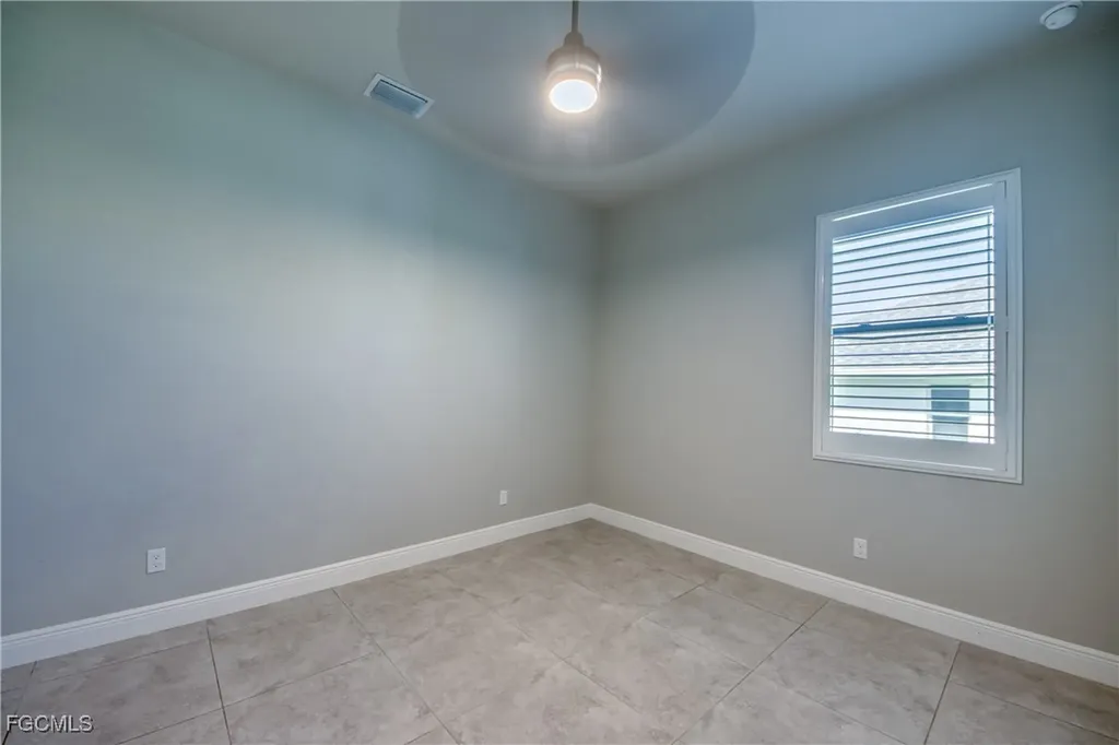 2915 SW 38th Terrace Cape Coral FL 33914