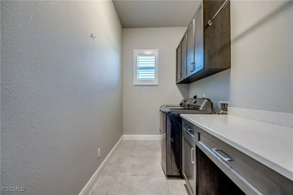 2915 SW 38th Terrace Cape Coral FL 33914