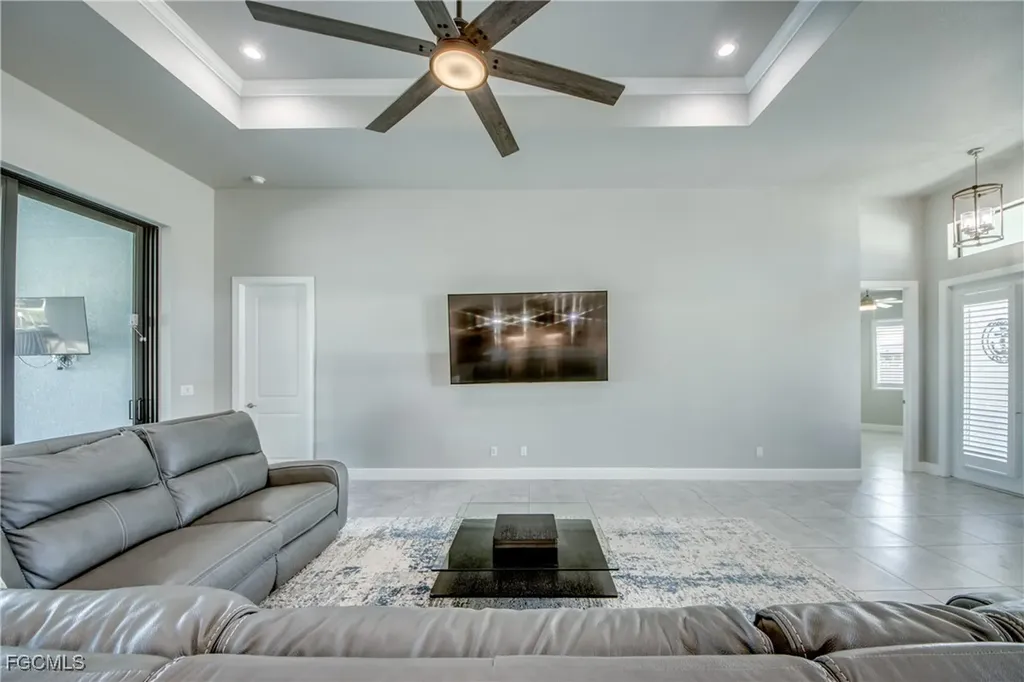 2915 SW 38th Terrace Cape Coral FL 33914