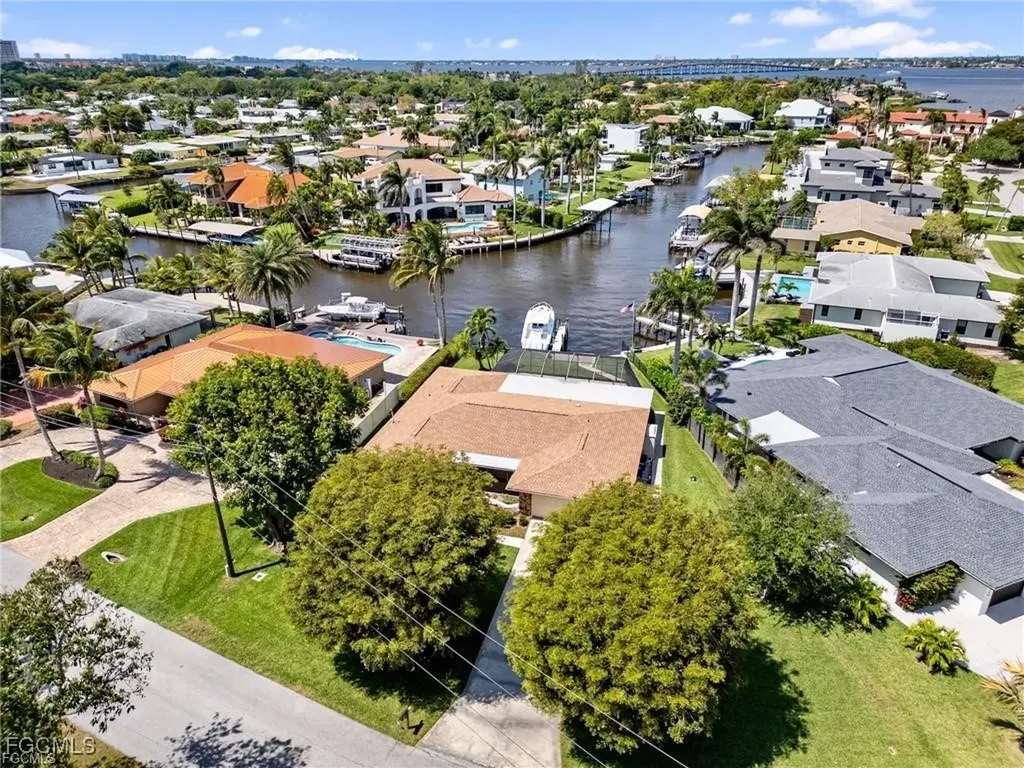 450 Keenan Avenue Fort Myers FL 33919