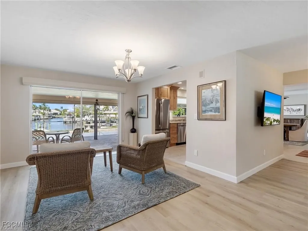 450 Keenan Avenue Fort Myers FL 33919