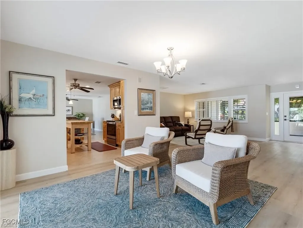 450 Keenan Avenue Fort Myers FL 33919