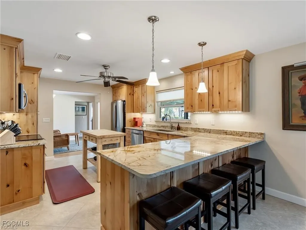 450 Keenan Avenue Fort Myers FL 33919