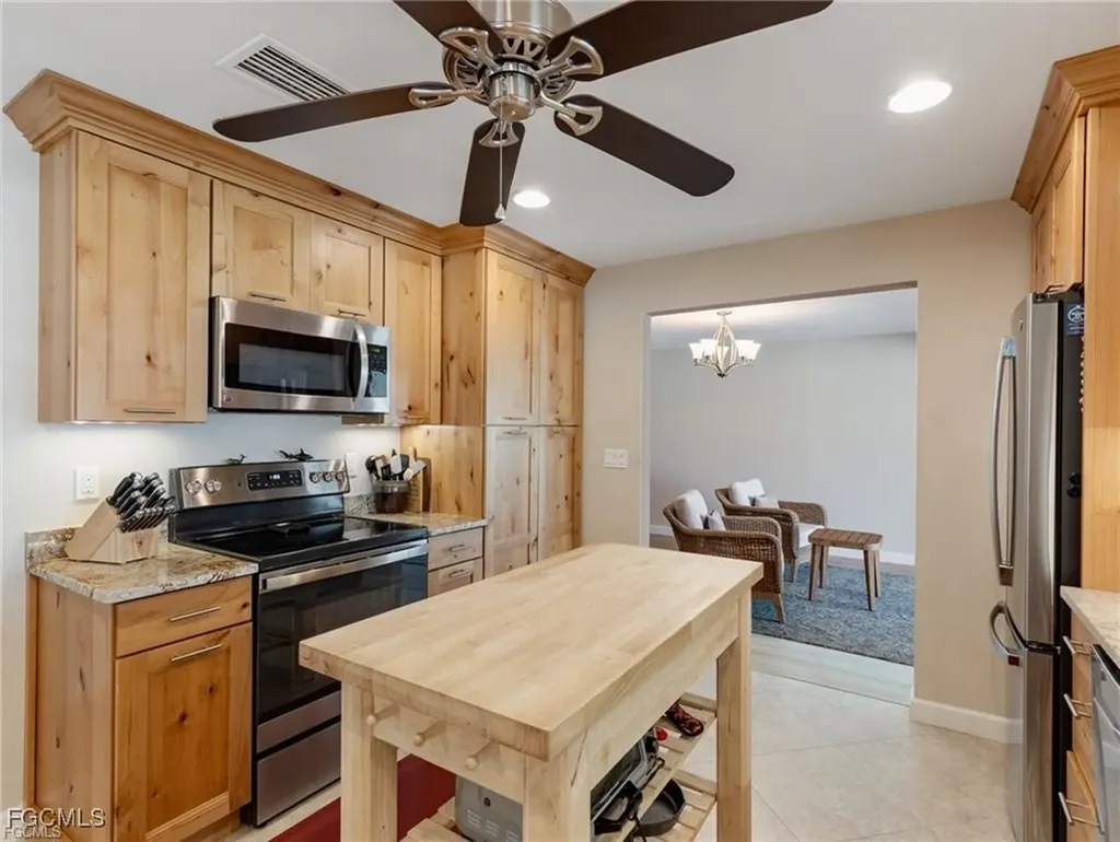 450 Keenan Avenue Fort Myers FL 33919