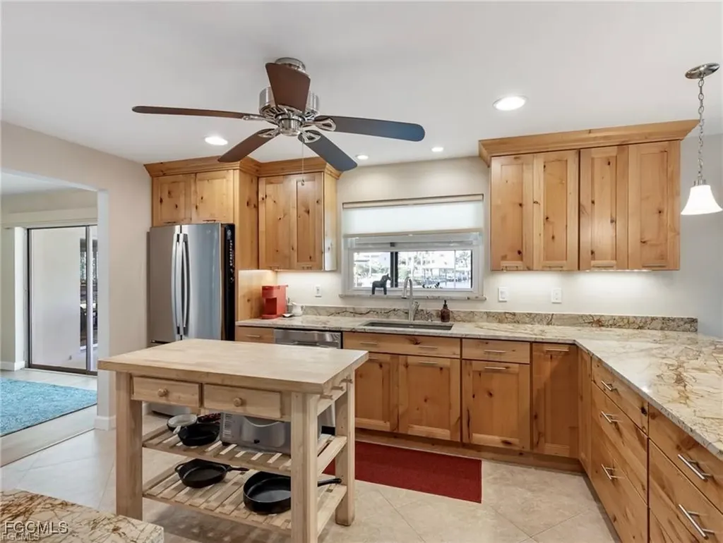 450 Keenan Avenue Fort Myers FL 33919