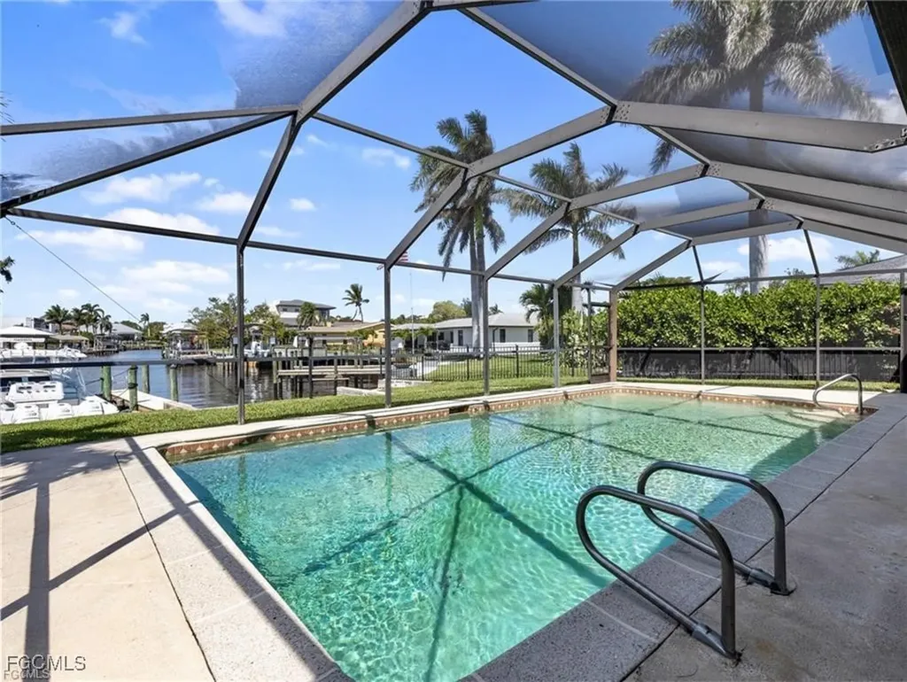 450 Keenan Avenue Fort Myers FL 33919