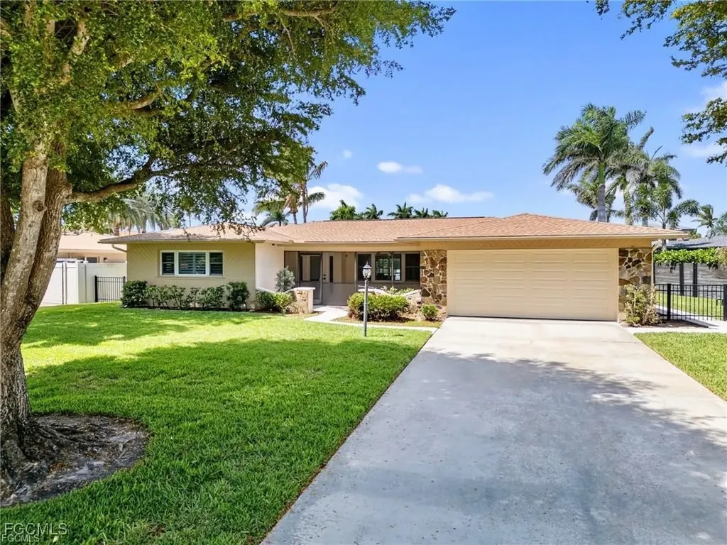 450 Keenan Avenue Fort Myers FL 33919