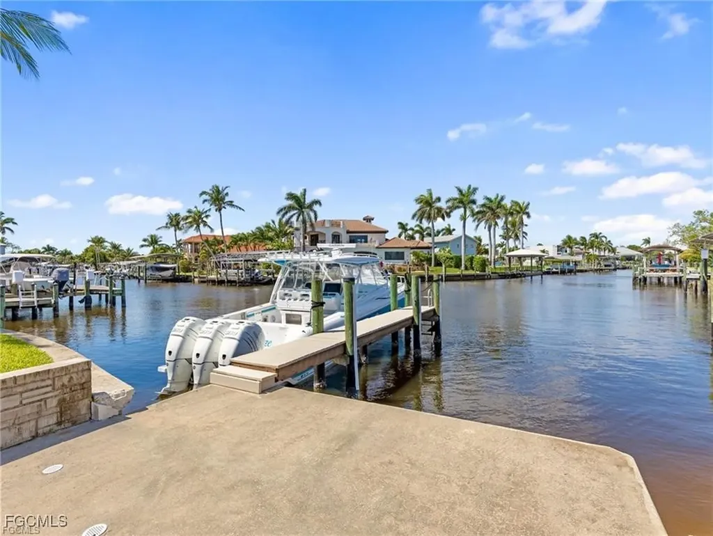 450 Keenan Avenue Fort Myers FL 33919