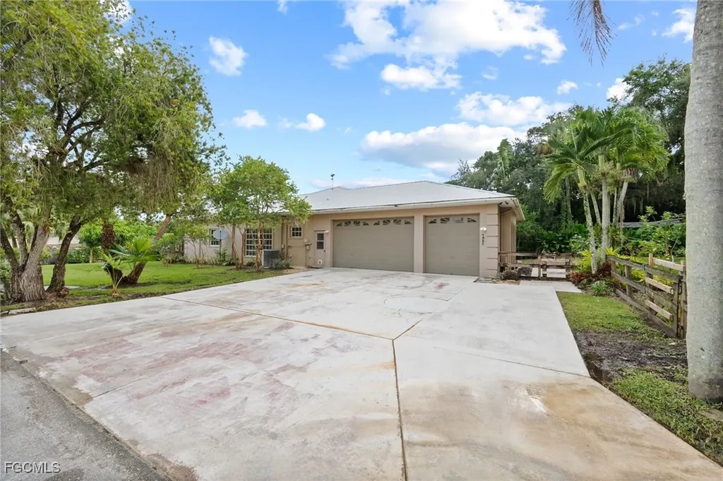 1981 Carbonata Drive Alva FL 33920