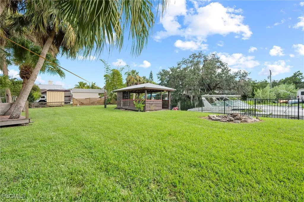 1981 Carbonata Drive Alva FL 33920