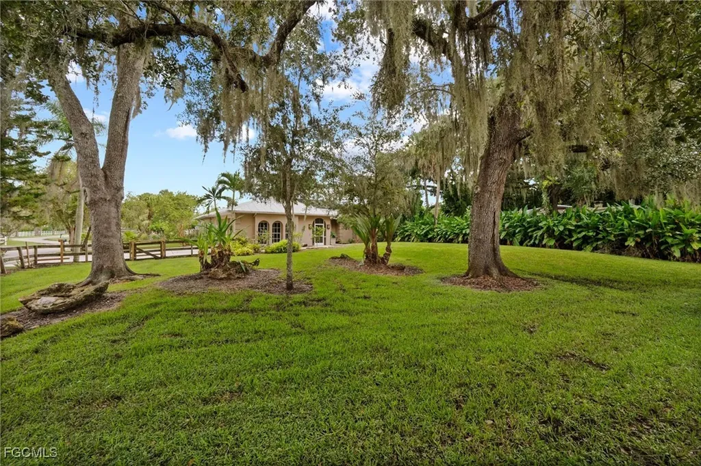 1981 Carbonata Drive Alva FL 33920