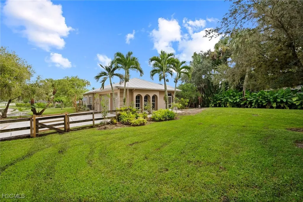 1981 Carbonata Drive Alva FL 33920