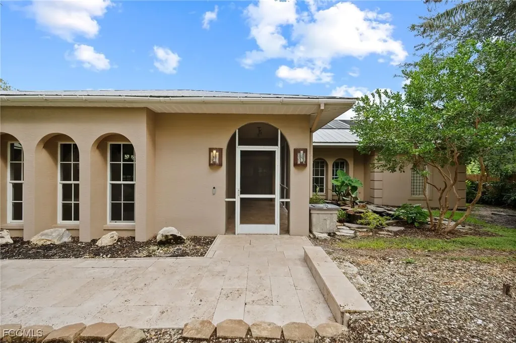 1981 Carbonata Drive Alva FL 33920