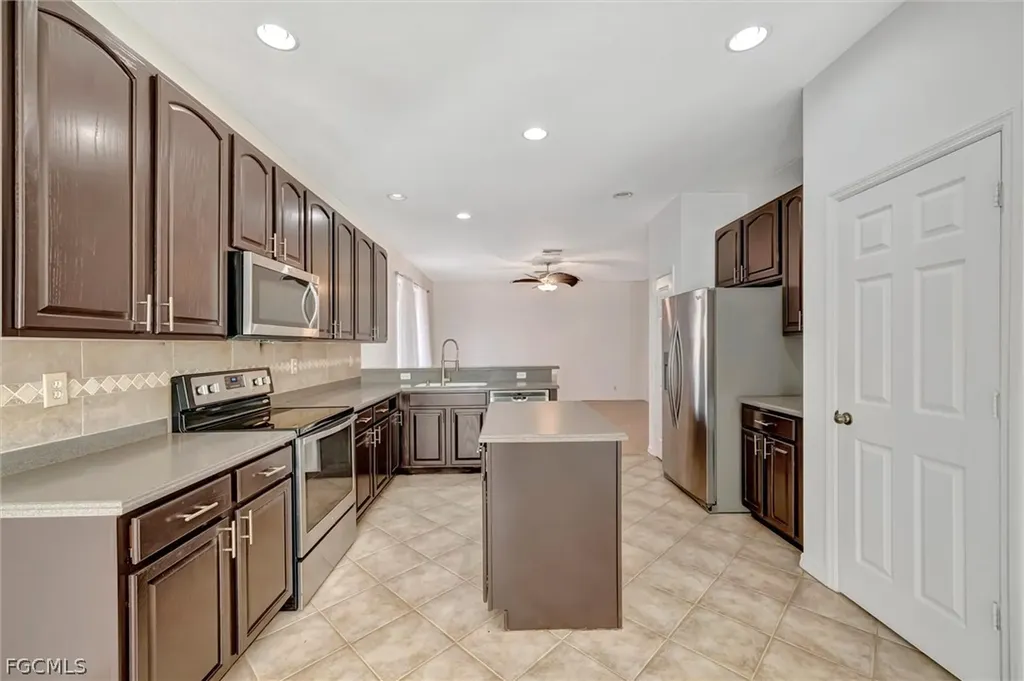 8860 Falcon Pointe Loop Fort Myers FL 33912