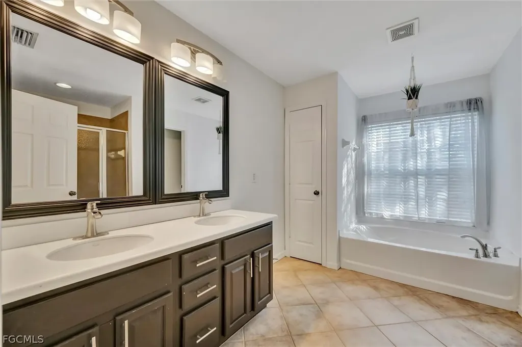 8860 Falcon Pointe Loop Fort Myers FL 33912