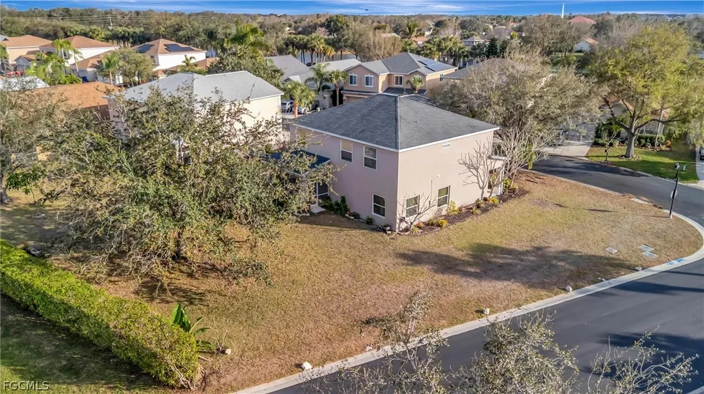 8860 Falcon Pointe Loop Fort Myers FL 33912