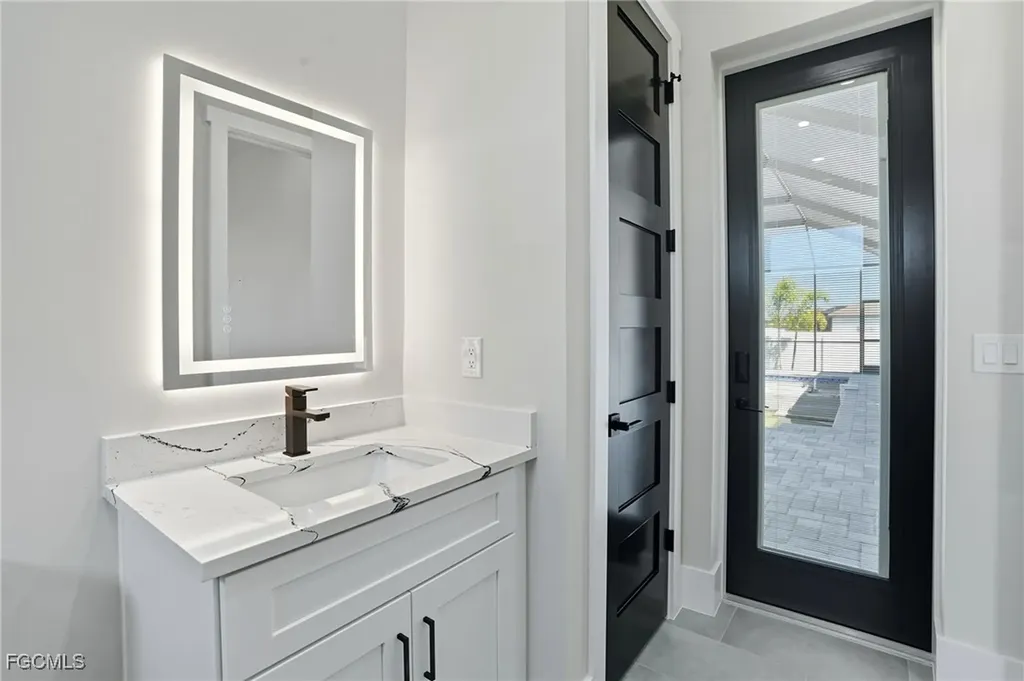 3417 Gulfstream Parkway Cape Coral FL 33993