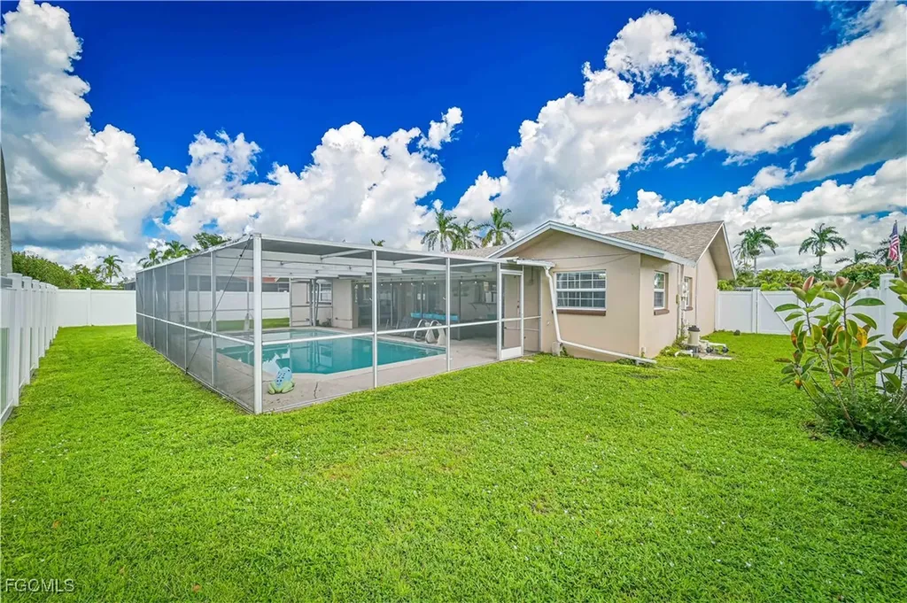 1462 N Larkwood Square Fort Myers FL 33919