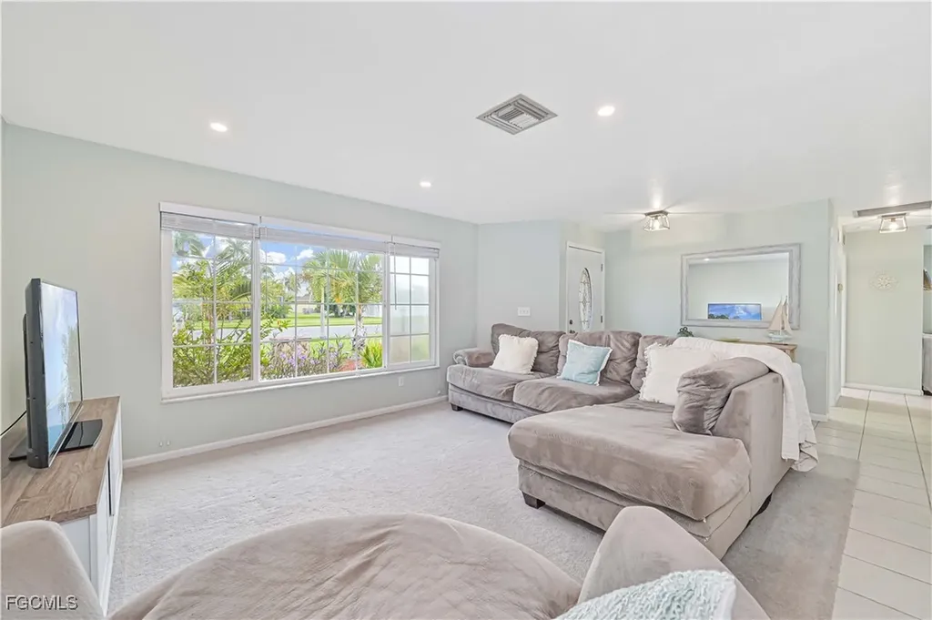 1462 N Larkwood Square Fort Myers FL 33919