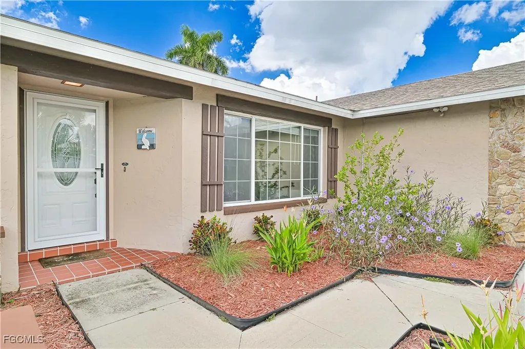 1462 N Larkwood Square Fort Myers FL 33919