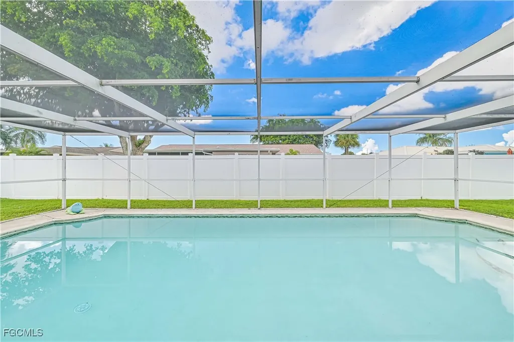 1462 N Larkwood Square Fort Myers FL 33919