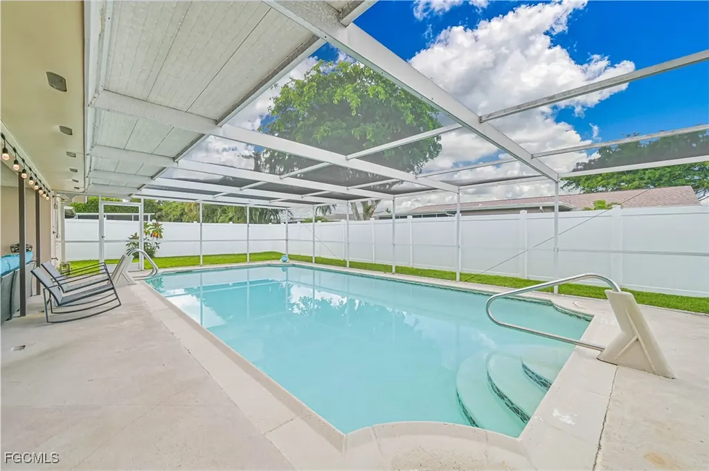 1462 N Larkwood Square Fort Myers FL 33919