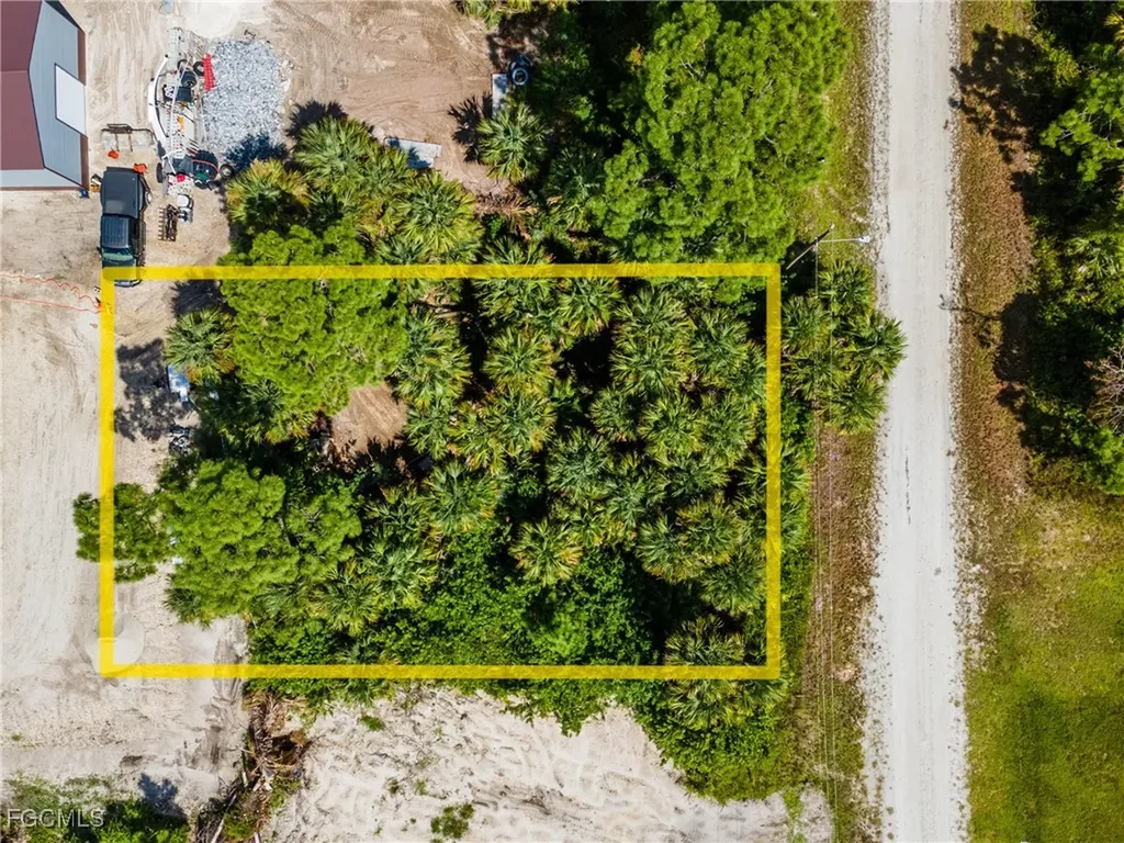 626 Bond Avenue S Lehigh Acres FL 33974