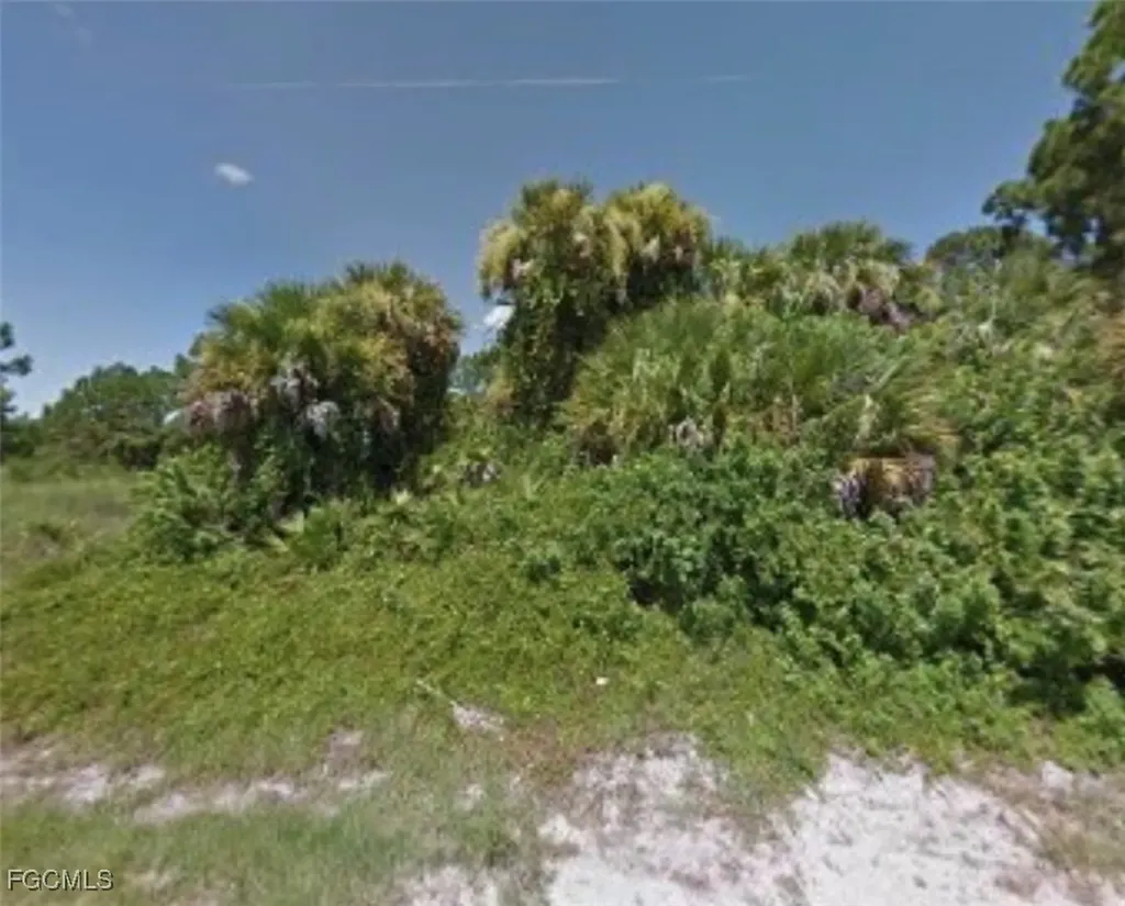 626 Bond Avenue S Lehigh Acres FL 33974