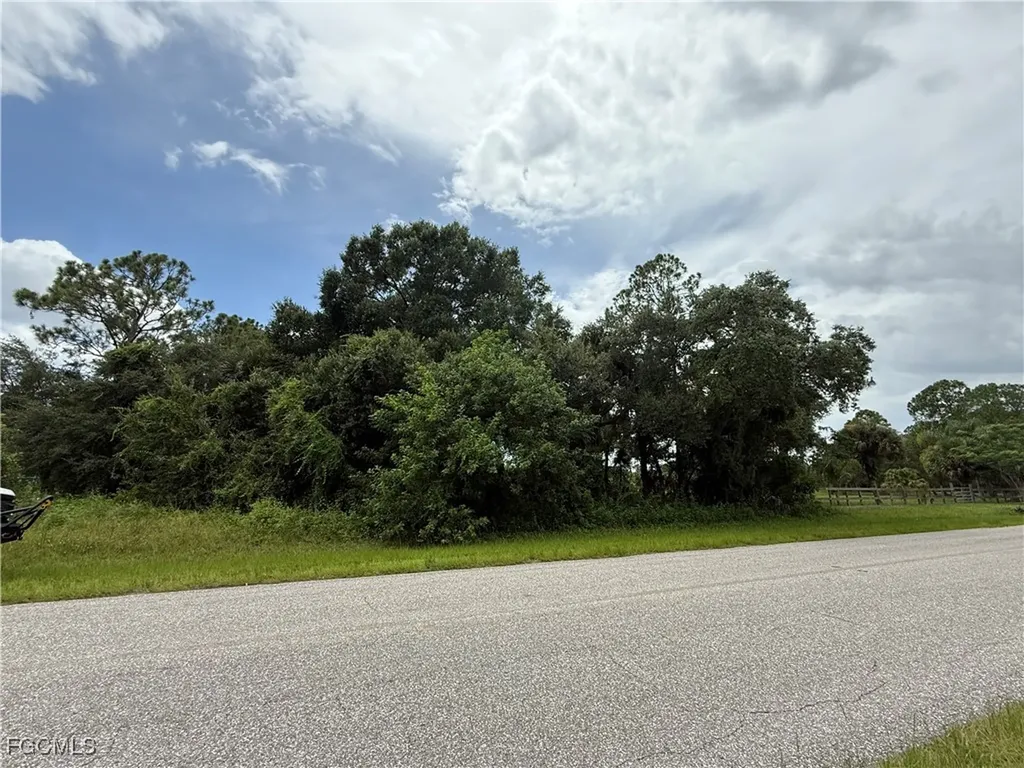 390 Hunting Club Avenue Clewiston FL 33440