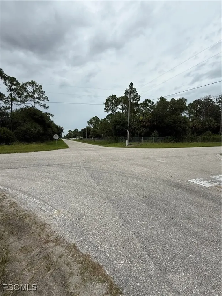 390 Hunting Club Avenue Clewiston FL 33440