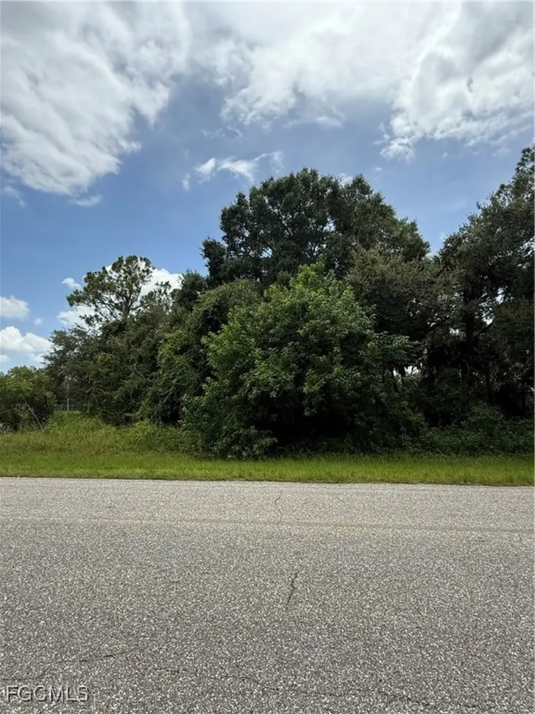 390 Hunting Club Avenue Clewiston FL 33440