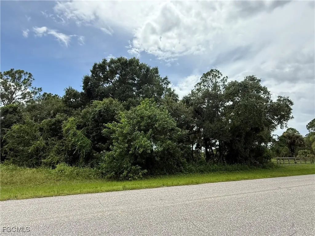 390 Hunting Club Avenue Clewiston FL 33440