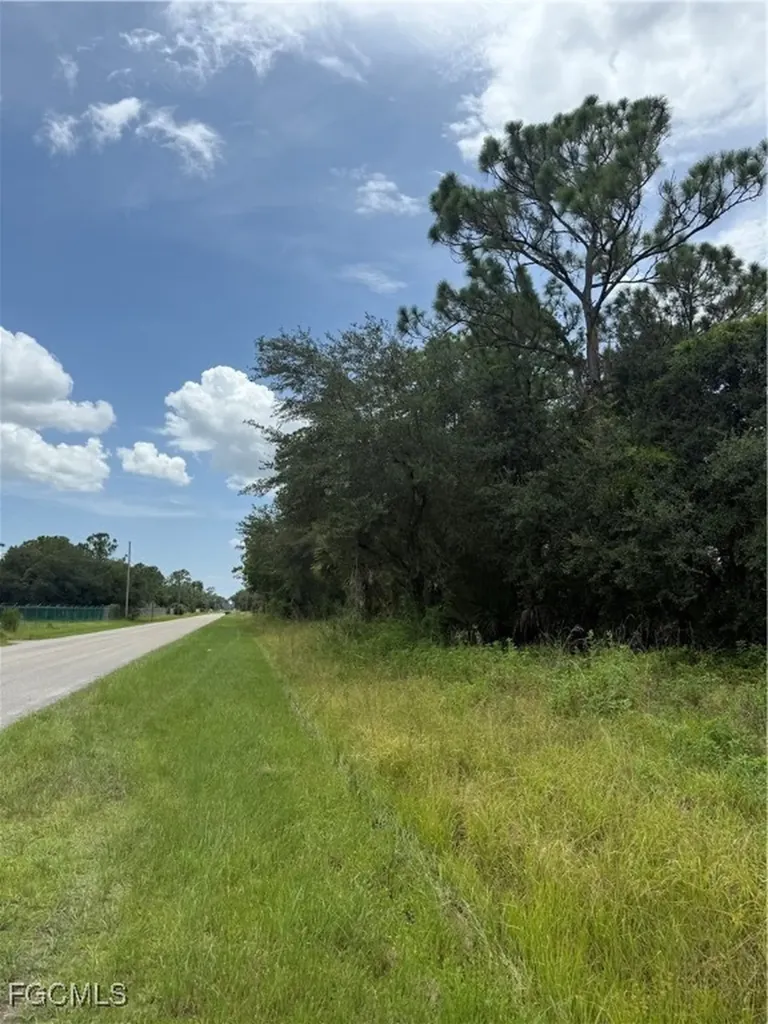 390 Hunting Club Avenue Clewiston FL 33440