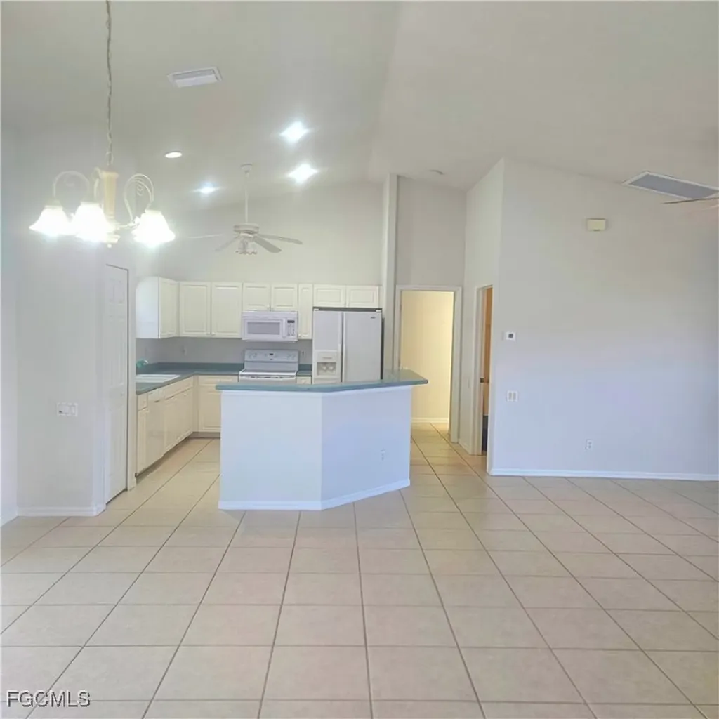 3315 SW 8th Court Cape Coral FL 33914