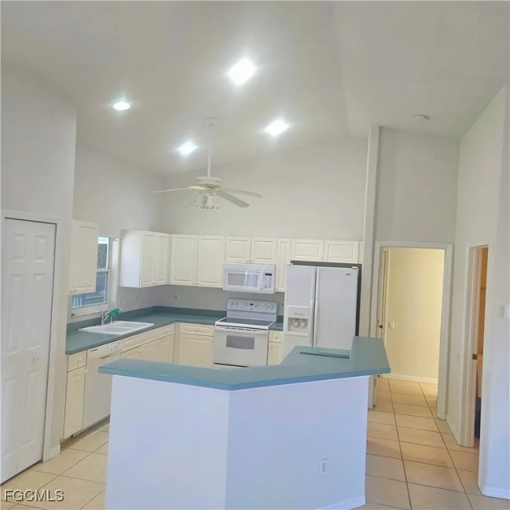 3315 SW 8th Court Cape Coral FL 33914