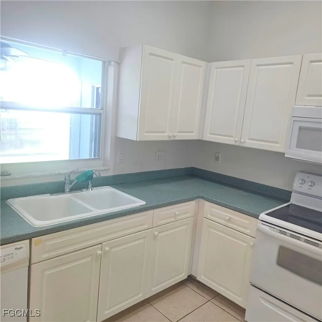 3315 SW 8th Court Cape Coral FL 33914