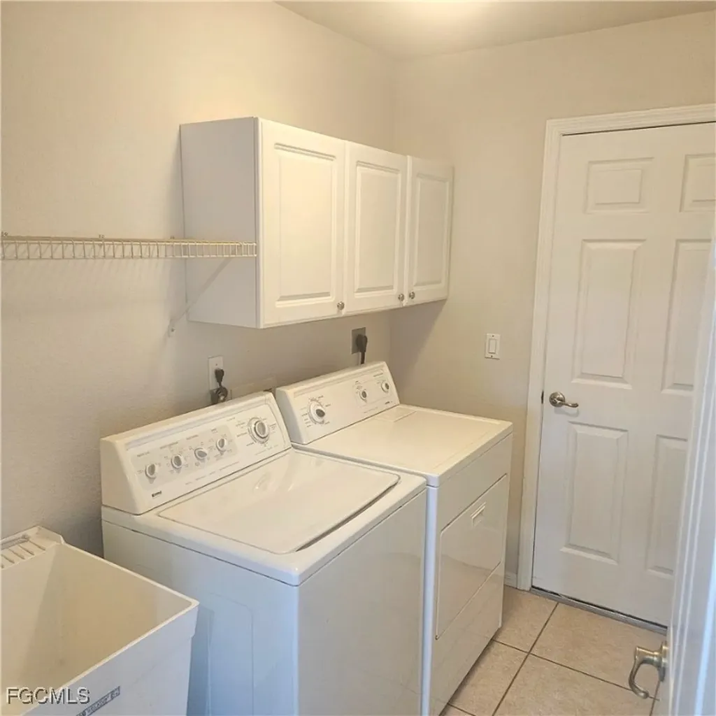 3315 SW 8th Court Cape Coral FL 33914