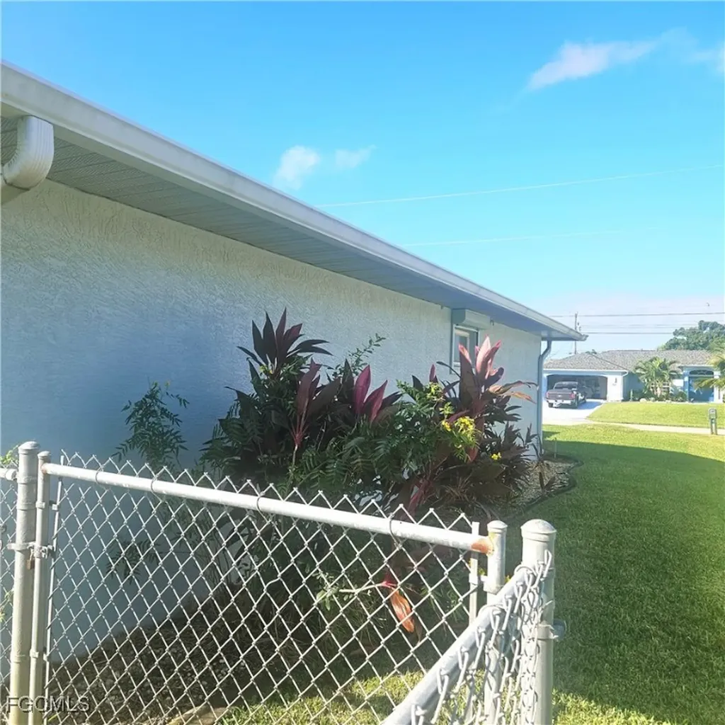 3315 SW 8th Court Cape Coral FL 33914