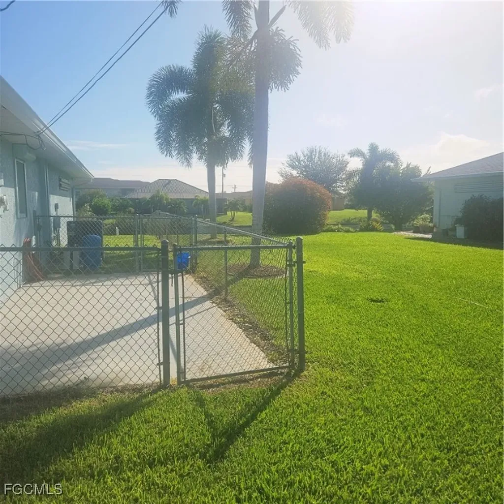 3315 SW 8th Court Cape Coral FL 33914