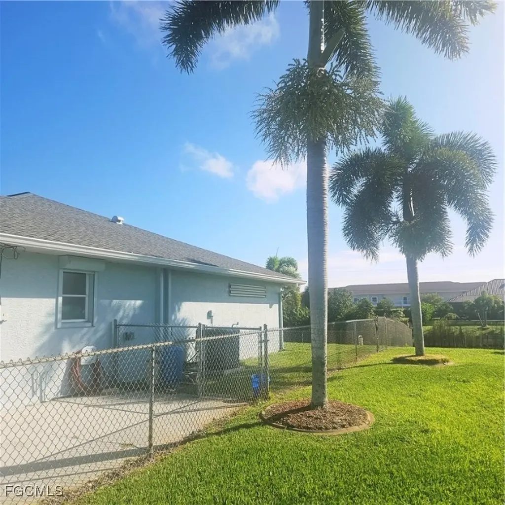 3315 SW 8th Court Cape Coral FL 33914