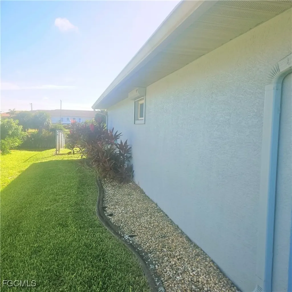 3315 SW 8th Court Cape Coral FL 33914