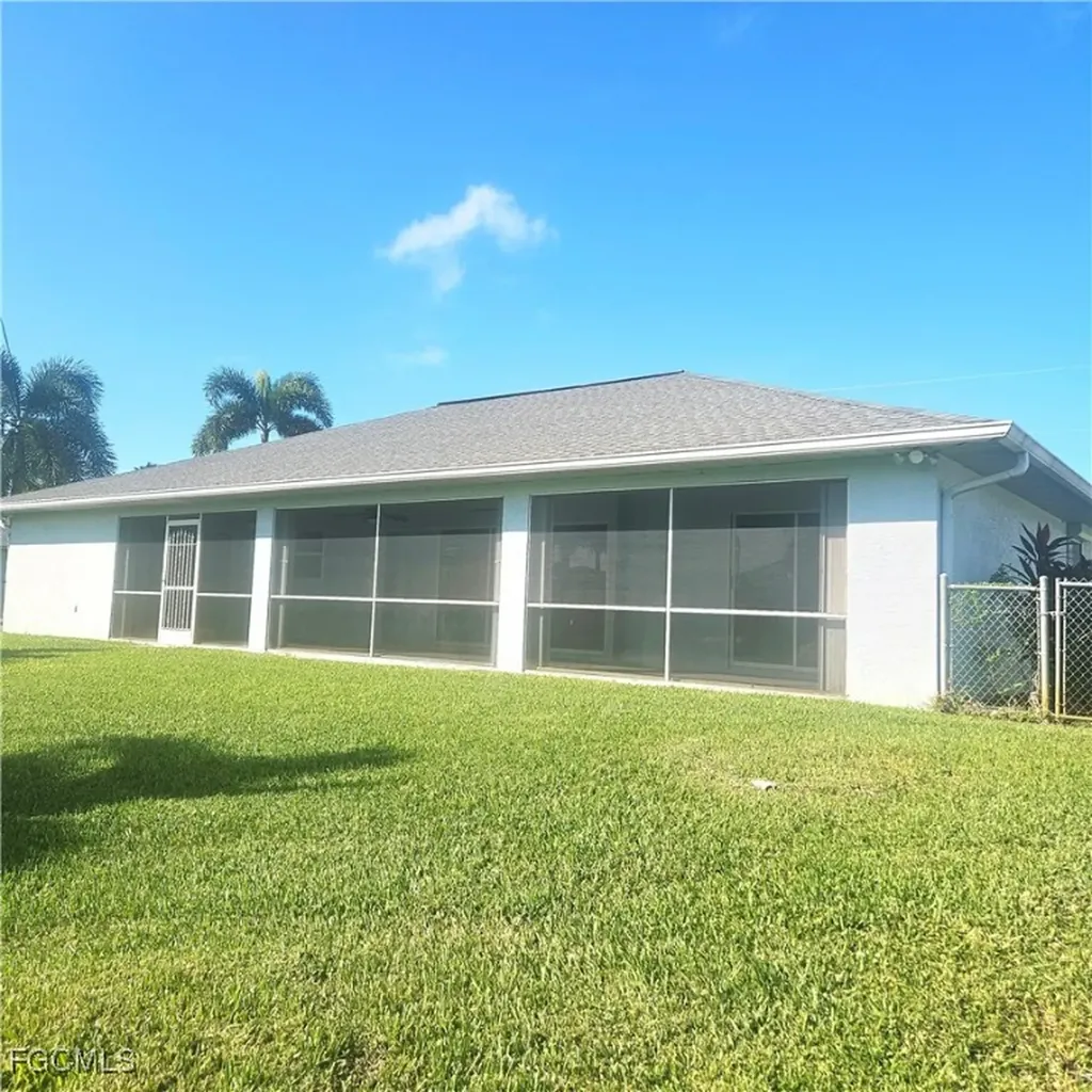 3315 SW 8th Court Cape Coral FL 33914