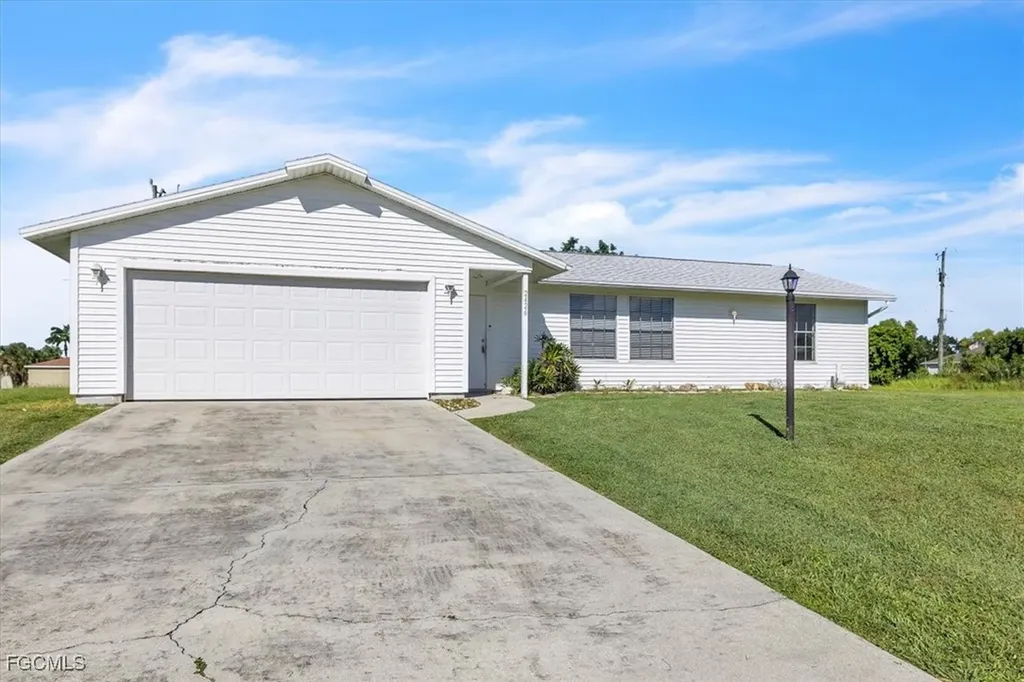 2426 NE 23rd Avenue Cape Coral FL 33909