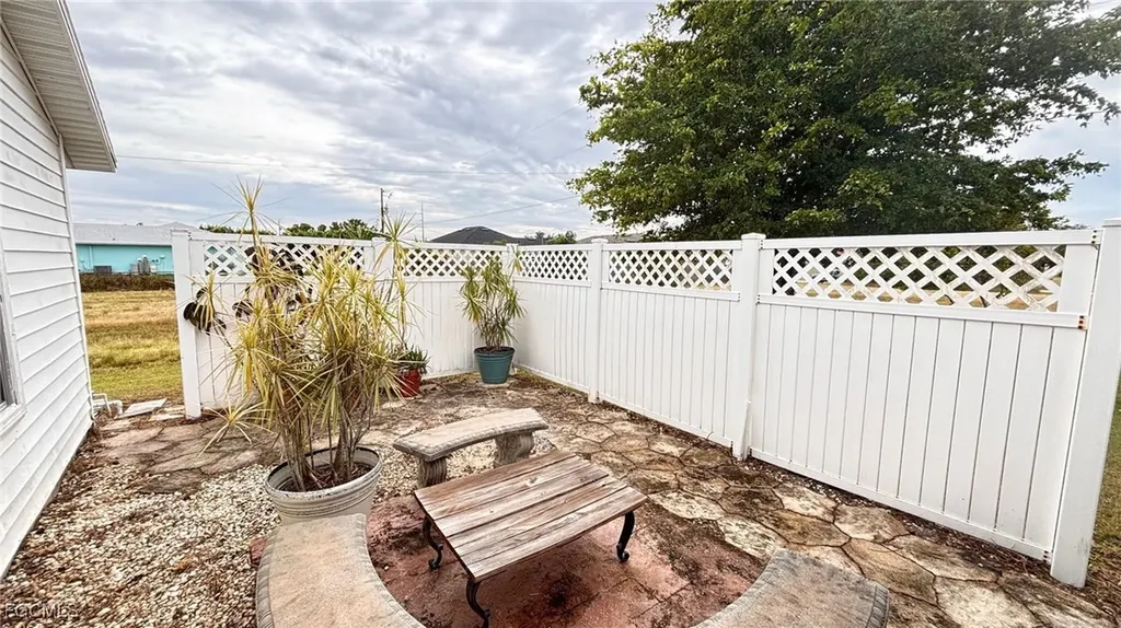 2426 NE 23rd Avenue Cape Coral FL 33909